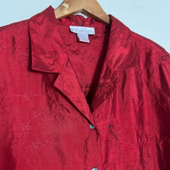 Dressbarn Womens Rich Red Button Down Shirt 100% Pure Silk Floral Paisley Preppy - Picture 2 of 14